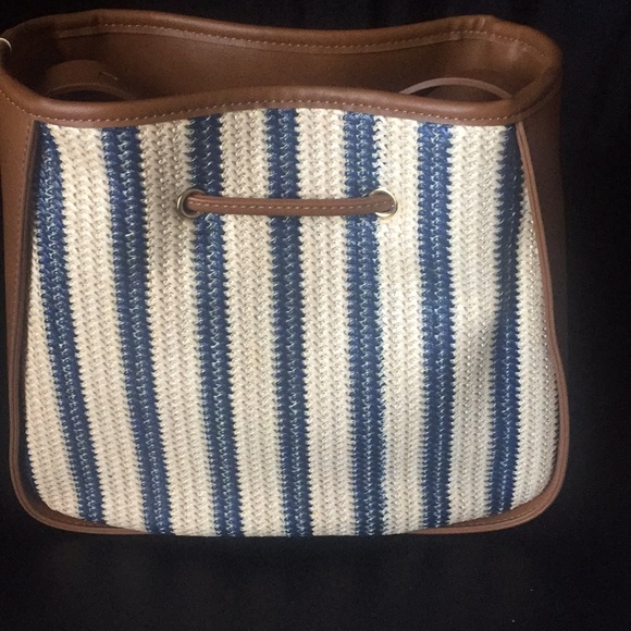 Cute fun purse. - Picture 4 of 4